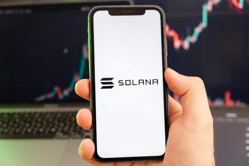 Is Solana sol facing a catastrophic breakout from an inside-bar pattern?