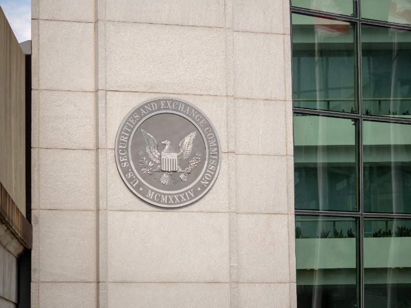 The SEC should extend customer protection to crypto, says Stifel's CEO