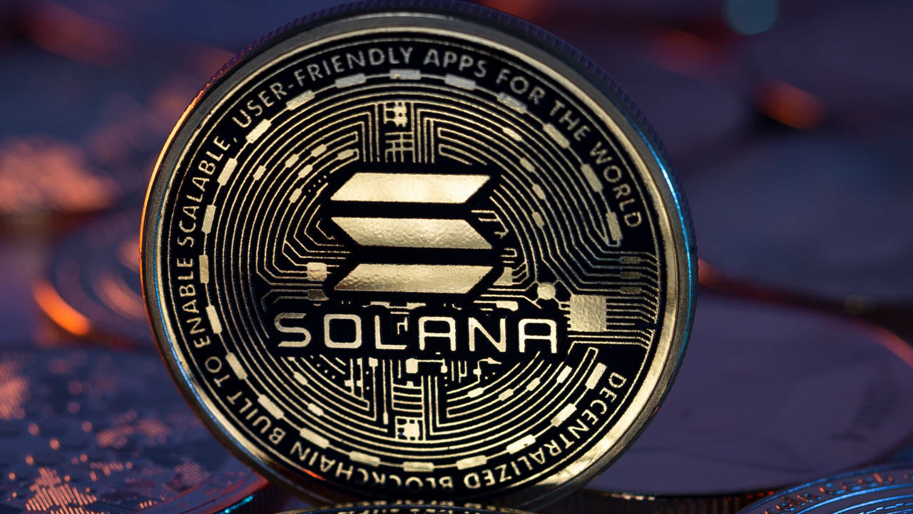 Solana Blockchain Experiences Technical Glitch Causing Transaction Slowdowns – Altcoins Bitcoin News